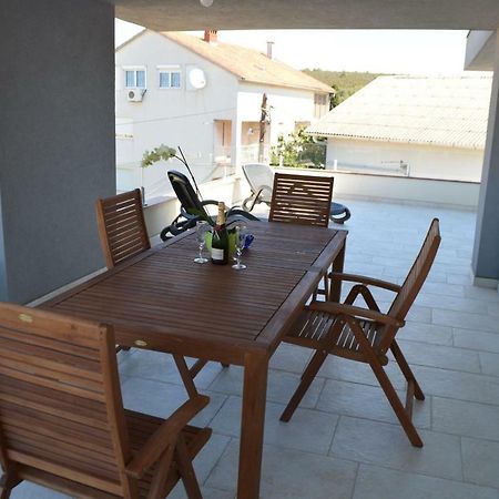 Apartmani Mila Sukosan Bagian luar foto