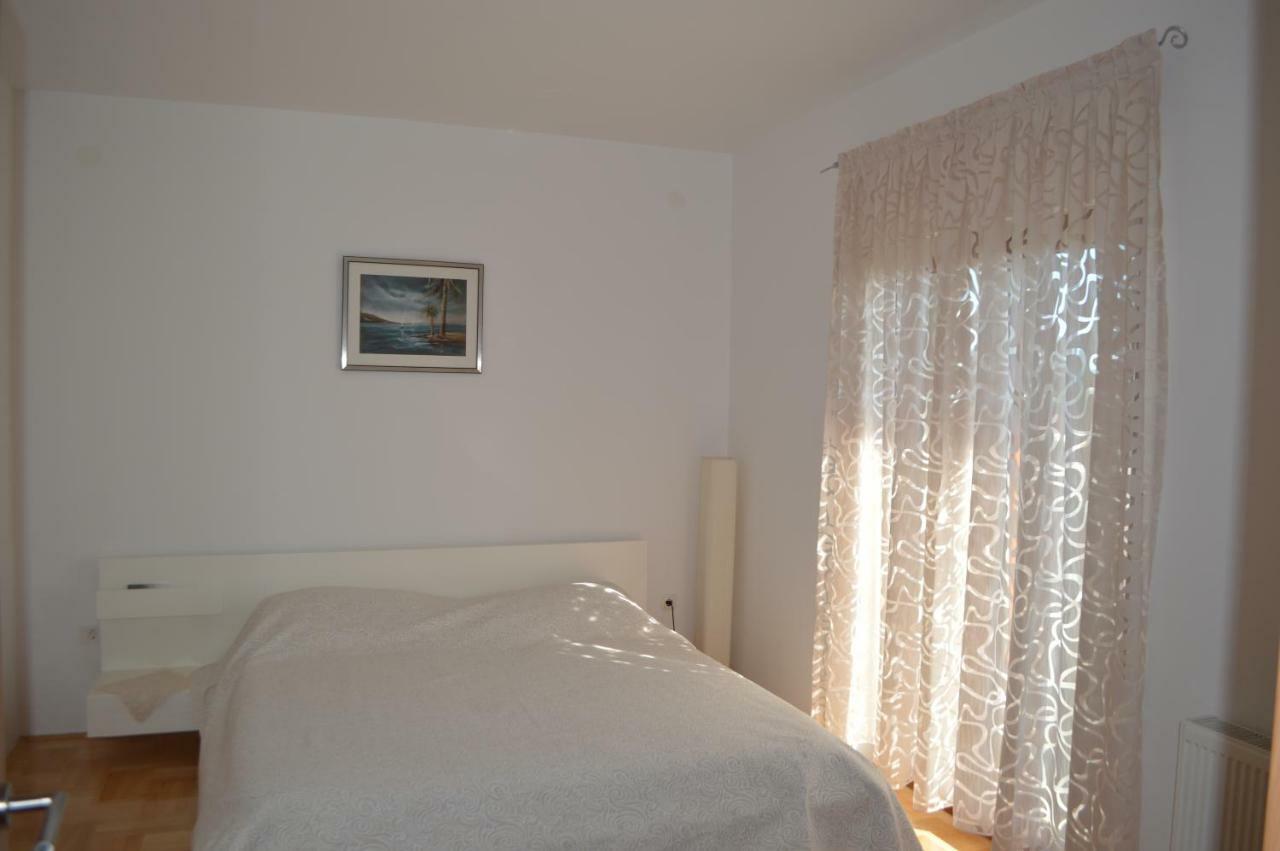 Apartmani Mila Sukosan Bagian luar foto